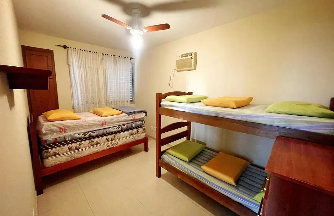Apartamento 2 Quadras da Praia da Enseada-1